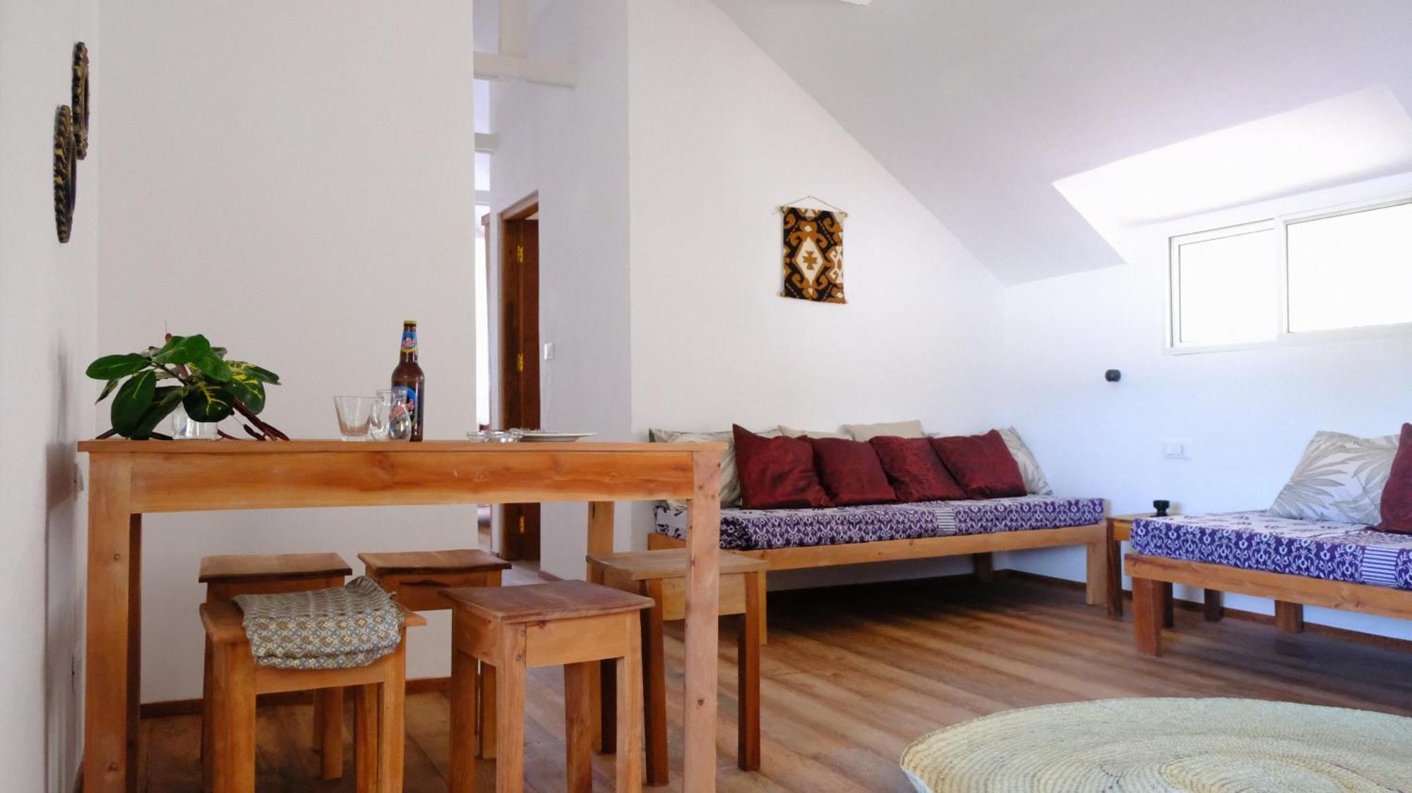 Kobe House Bed & Breakfast จัมเบียนี ภายนอก รูปภาพ