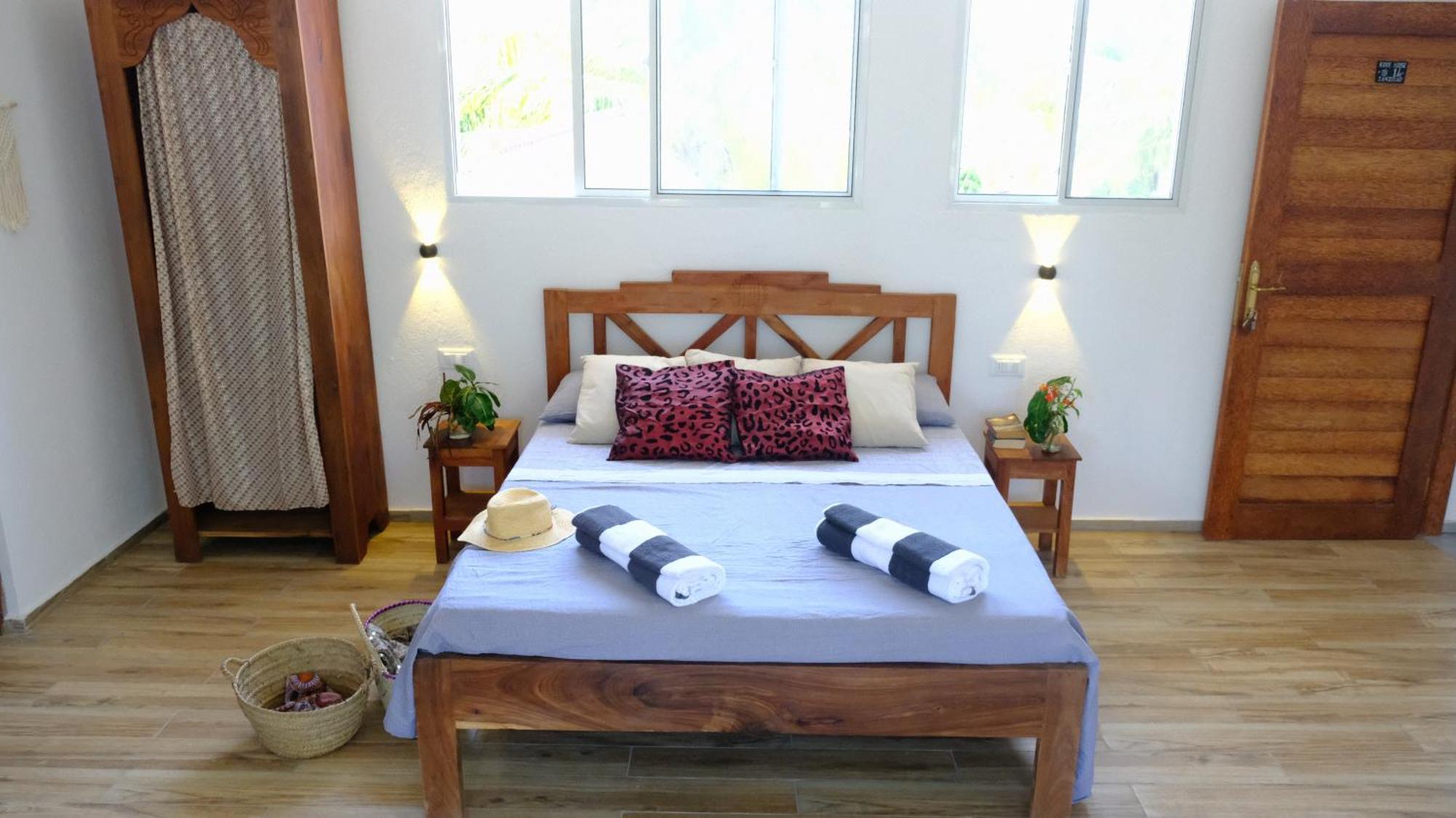 Kobe House Bed & Breakfast จัมเบียนี ภายนอก รูปภาพ